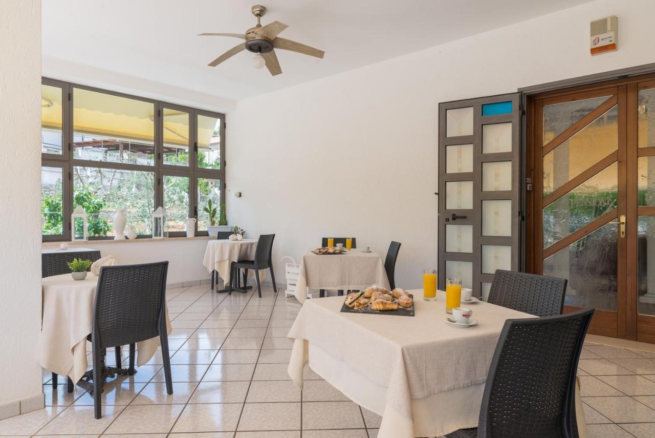 Piccolo Hotel Villa Rosa Ostuni Exterior photo